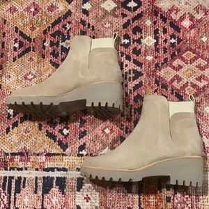 NEVER WORN Dolce Vita booties size 8.5